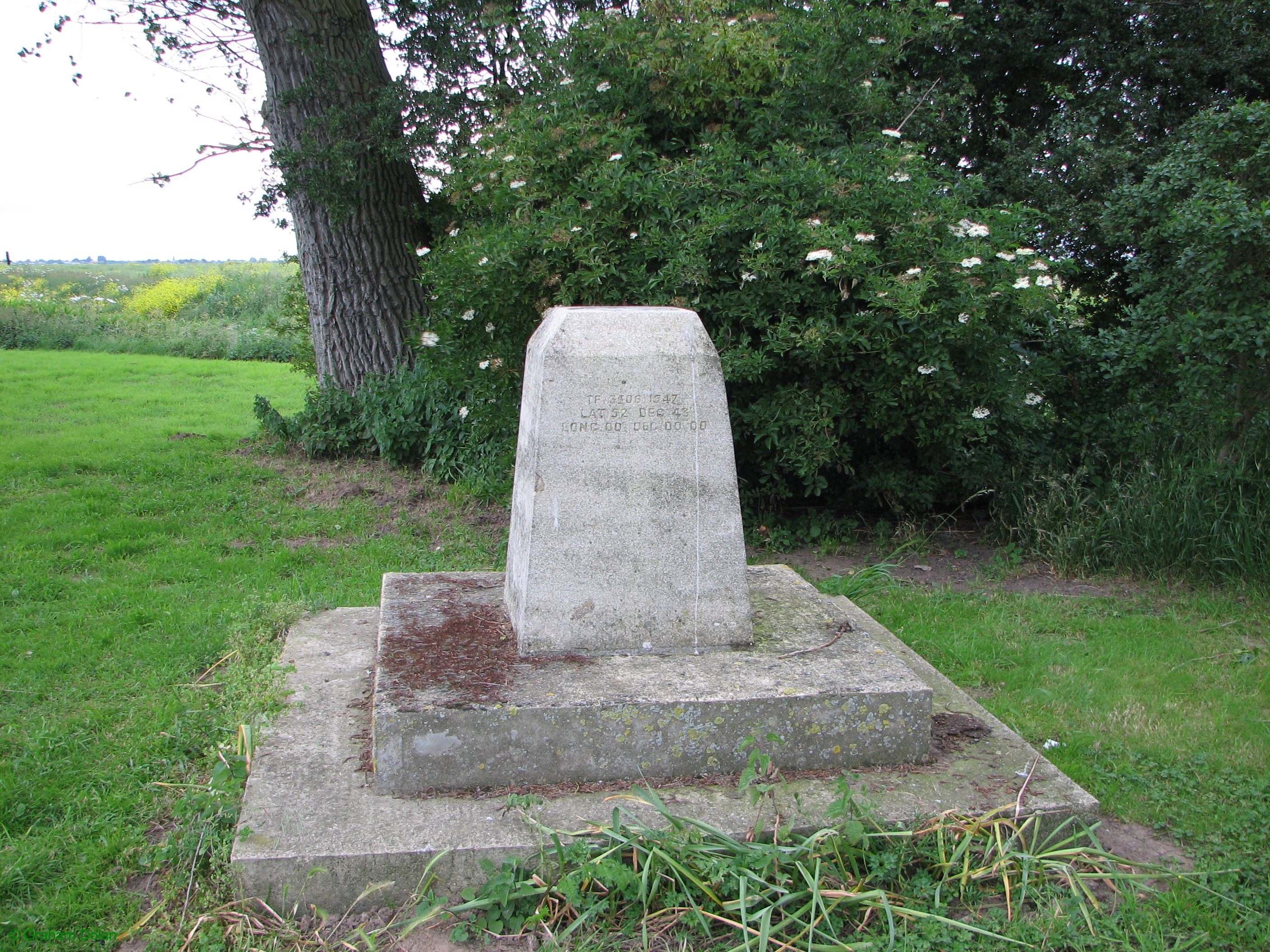 Greenwich Meridian Marker; England; Lincolnshire; Fleet